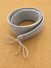 Load image into Gallery viewer, Silver Hair on Hide Hat Band
