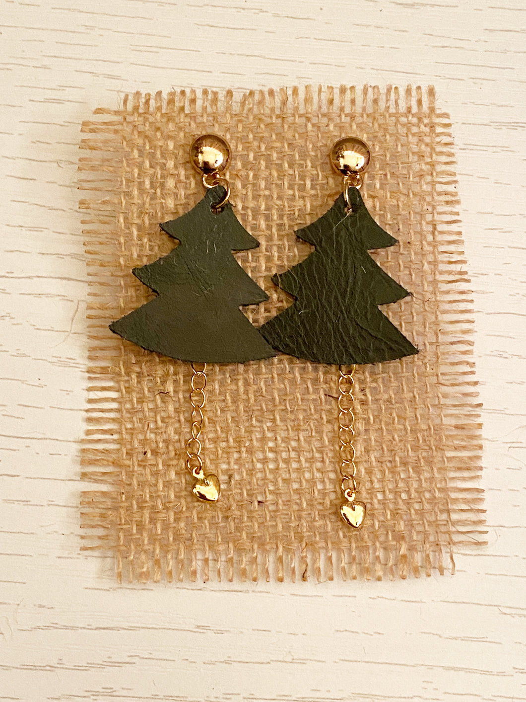 Evergreen Christmas Tree Love w/ Gold Heart Chain